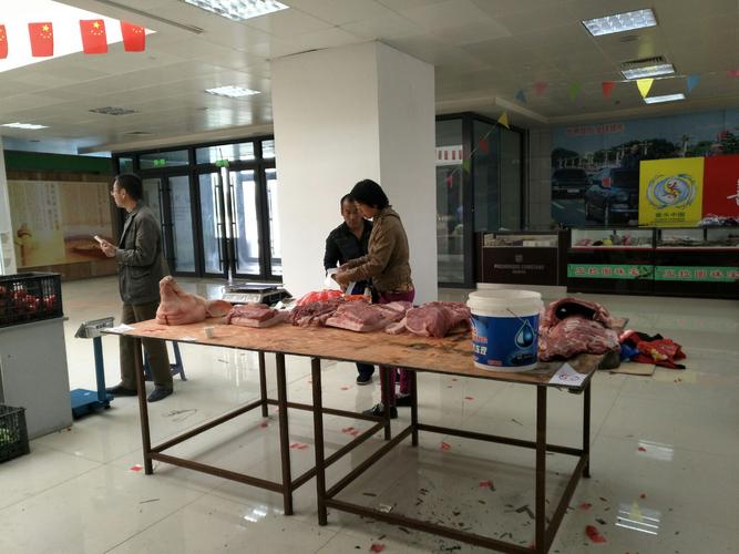 长春西站农副土特产品展销会第一天火爆开启中